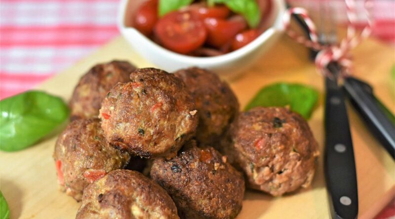 Spaghettis meatballs-4511773_1280