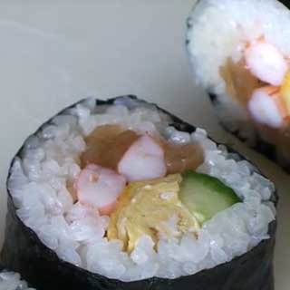 Futomaki-roll-sushi-rolls-320x320