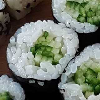 cucumber-roll-sushi-rolls-320x320